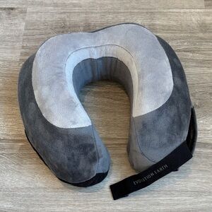 Cabeau Evolution Earth gray travel neck pillow